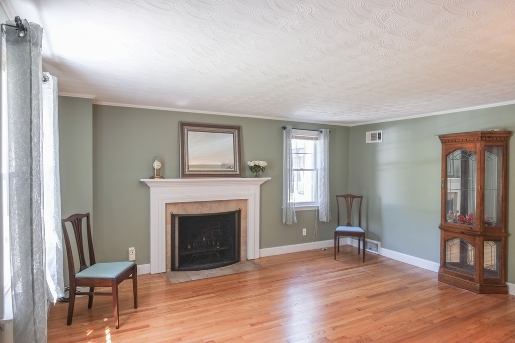 23 Stonebridge Road Wayland, MA 01778 - Photo 4 of 17