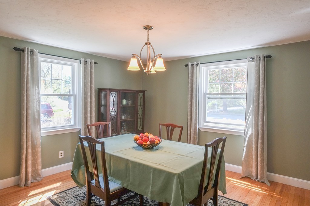 23 Stonebridge Road Wayland, MA 01778 - Photo 5 of 17