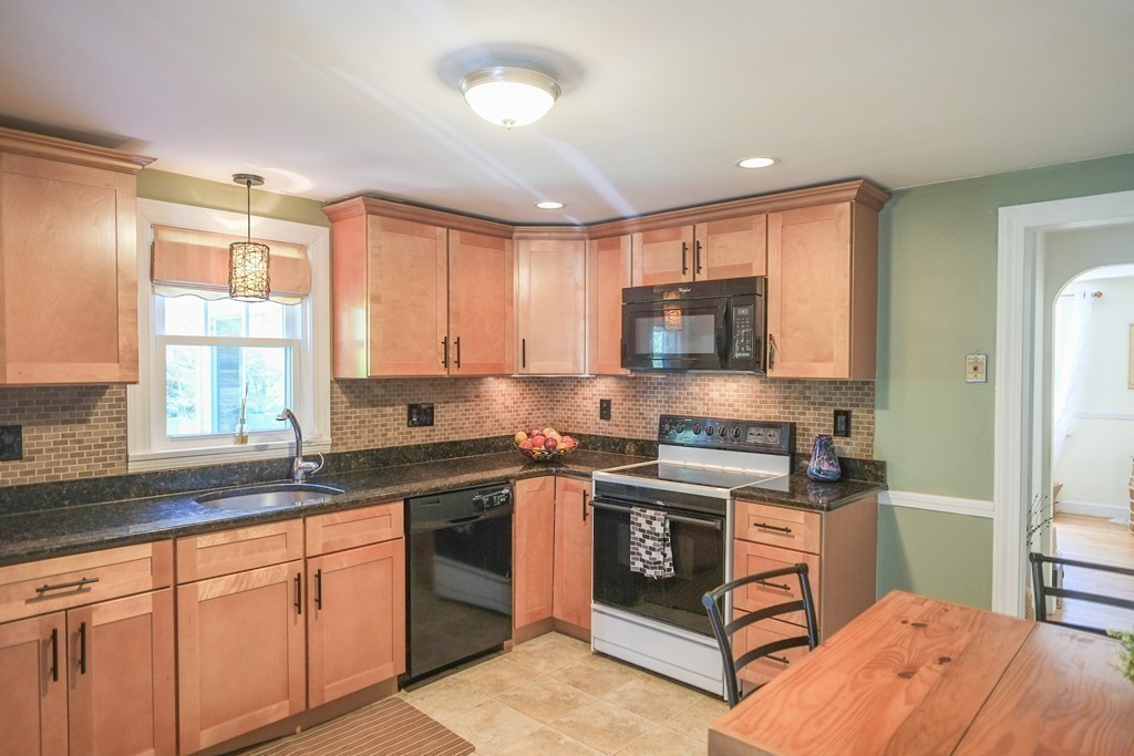23 Stonebridge Road Wayland, MA 01778 - Photo 6 of 17