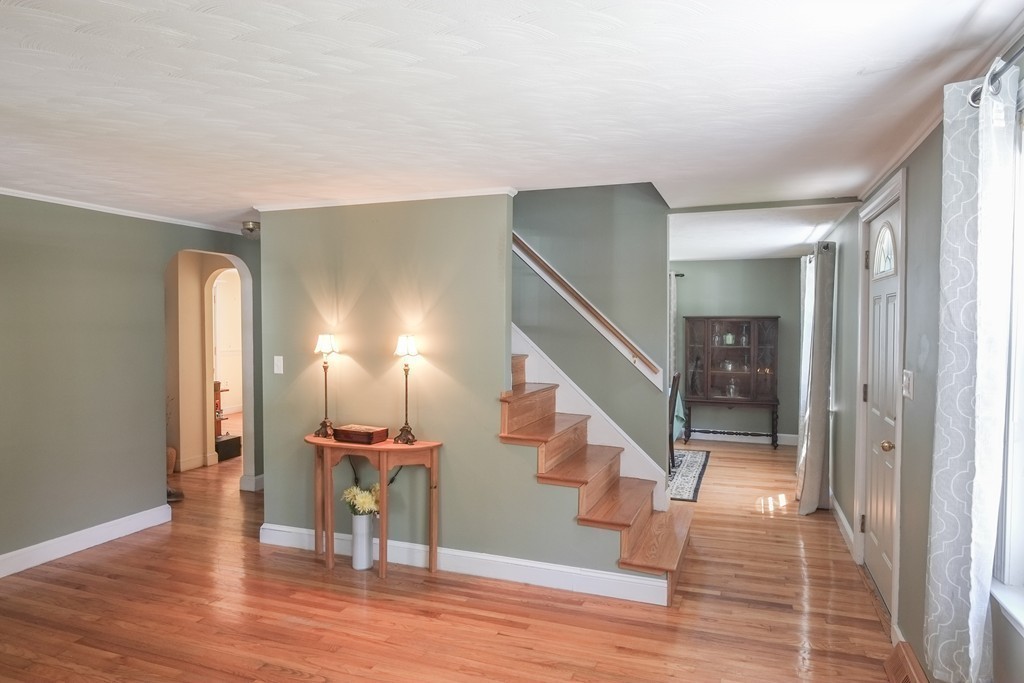 23 Stonebridge Road Wayland, MA 01778 - Photo 7 of 17