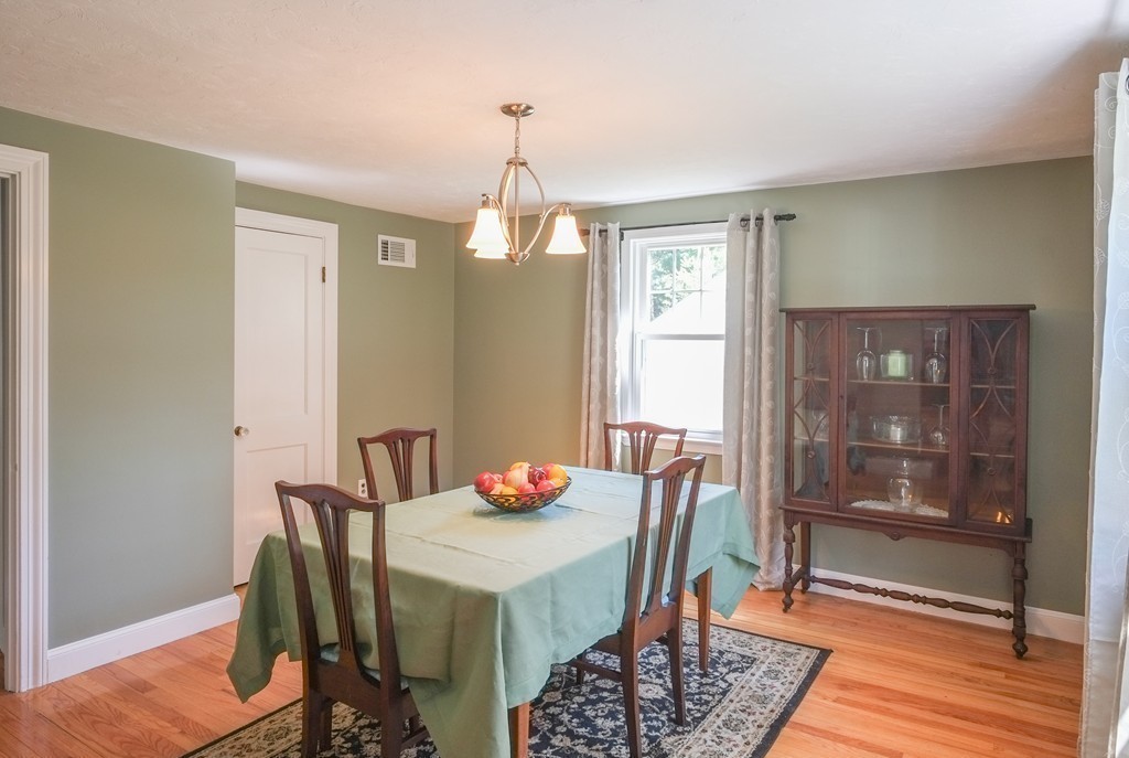 23 Stonebridge Road Wayland, MA 01778 - Photo 8 of 17