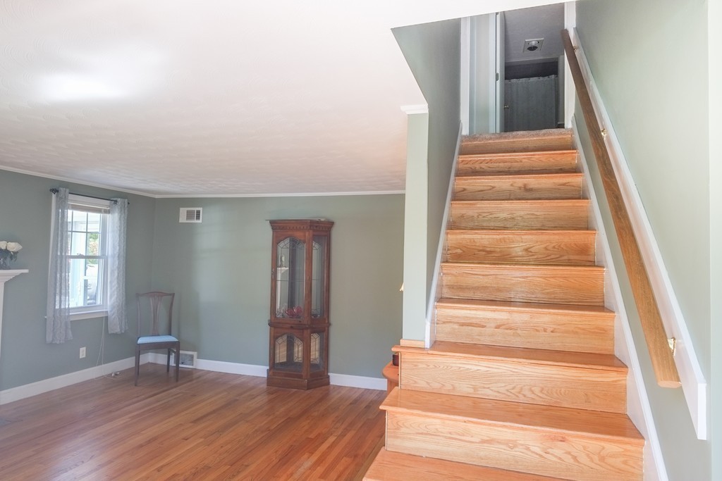 23 Stonebridge Road Wayland, MA 01778 - Photo 10 of 17