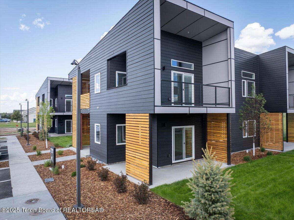 18-138 Larkspur Unit 402-18