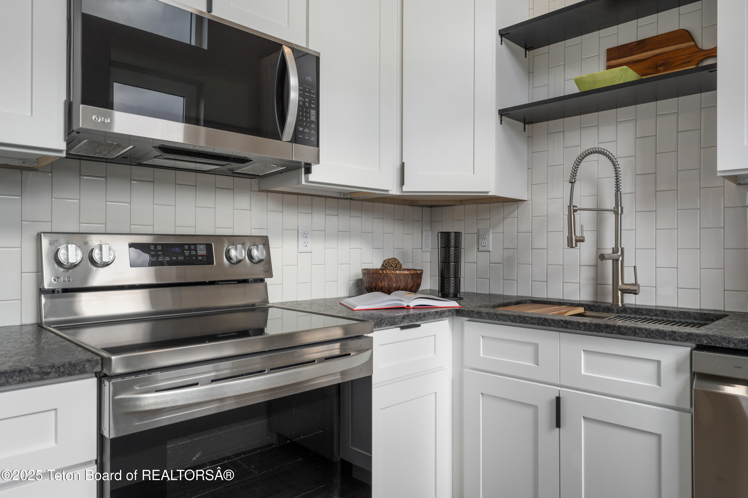 138 Larkspur Avenue, Unit 402 Victor, ID 83455 - Photo 15 of 26 138 Larkspur Ave #402-14