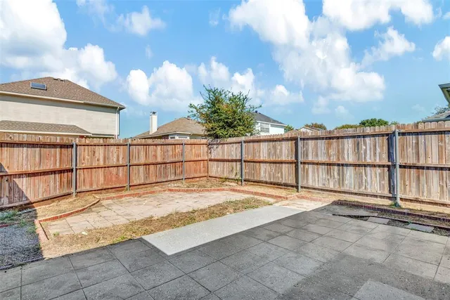 a view of backyard space