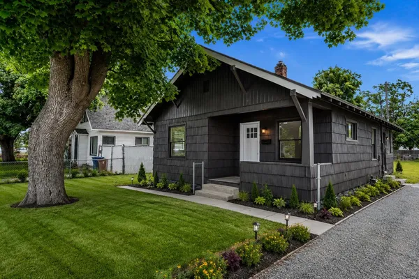 $250,000 | 2433 East Central Avenue, Spokane, WA 99208