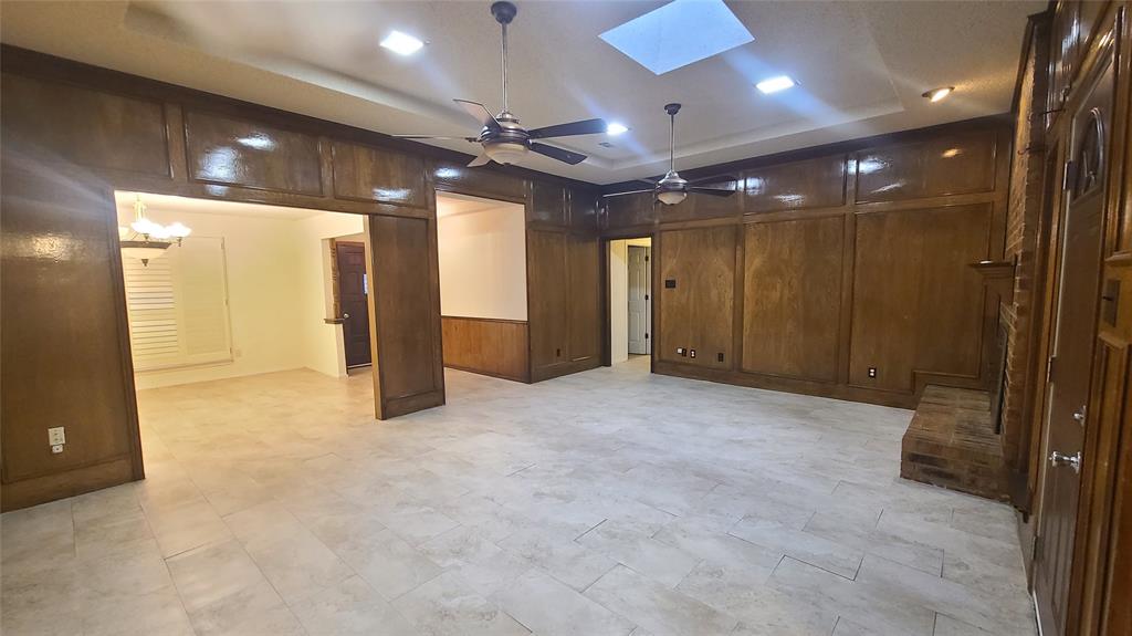 2728 Cross Bend Road Plano, TX 75023 - Photo 4 of 17