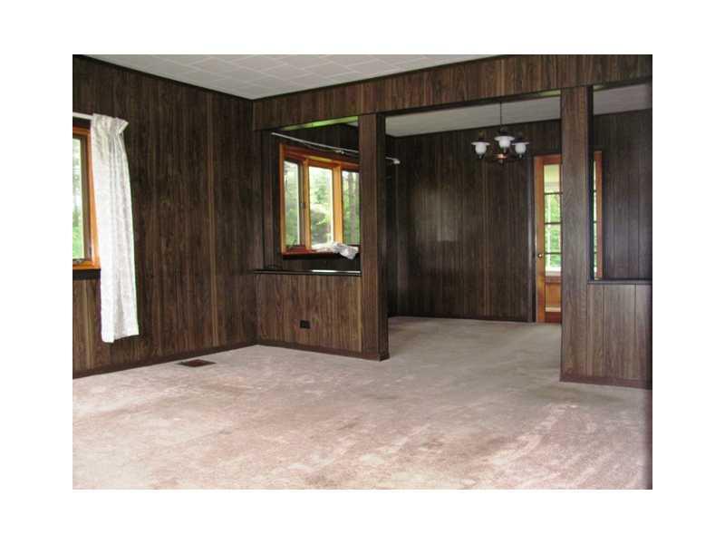 402 White School House Road Madison, ME 04950 - Photo 10 of 26 Living Room.