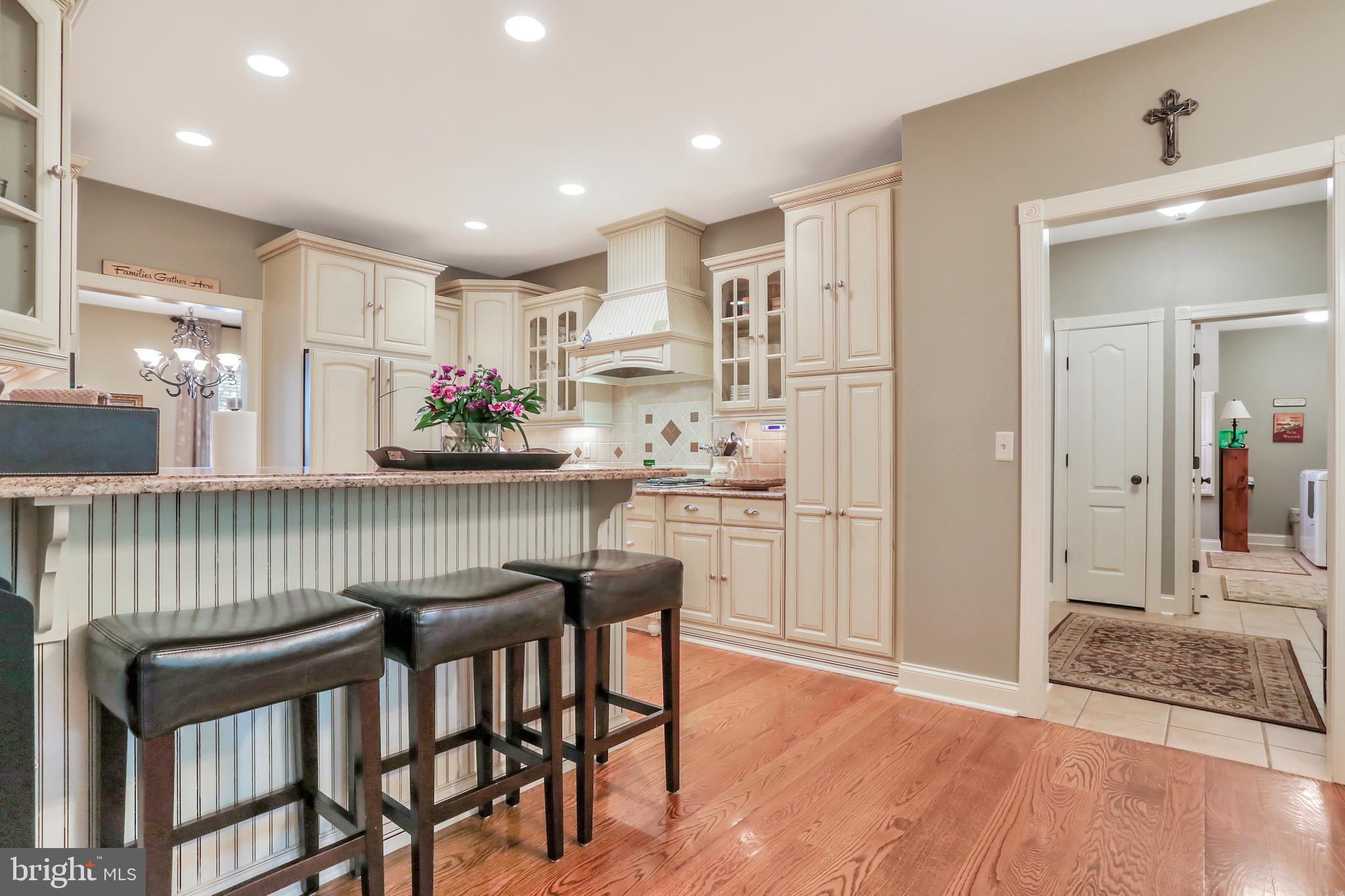 92 Earle Road Charles Town, WV 25414 - Photo 28 of 82 Breakfast Bar