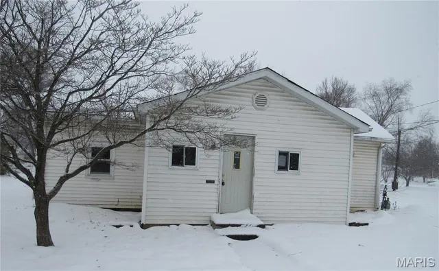$39,900 | 401 Grout Street, White Hall, IL 62092