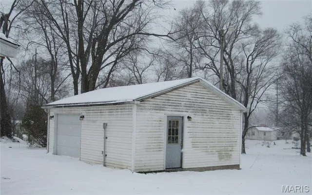 $39,900 | 401 Grout Street, White Hall, IL 62092