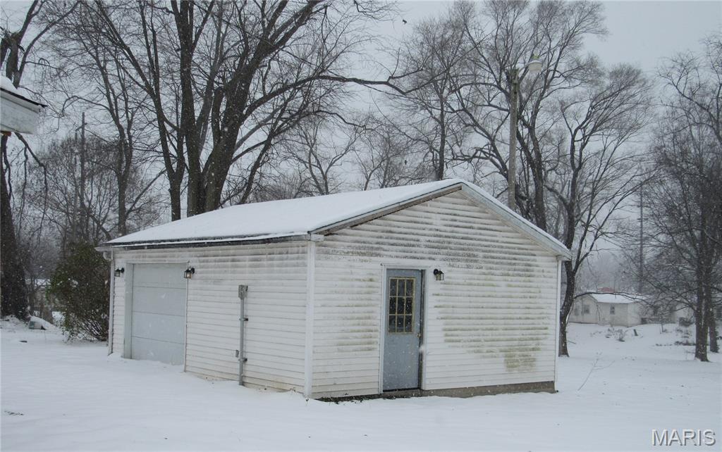 401 Grout Street White Hall, IL 62092 - Photo 2 of 9