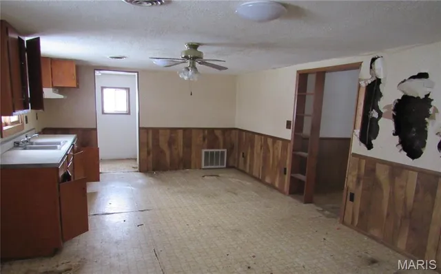 $39,900 | 401 Grout Street, White Hall, IL 62092