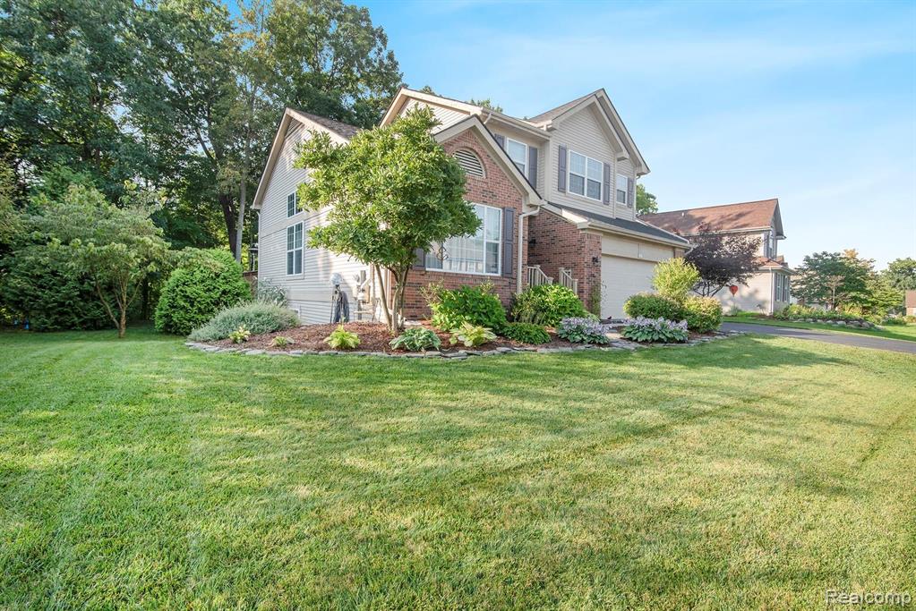 2524 Ravine Side North Howell, MI 48843 - Photo 2 of 31
