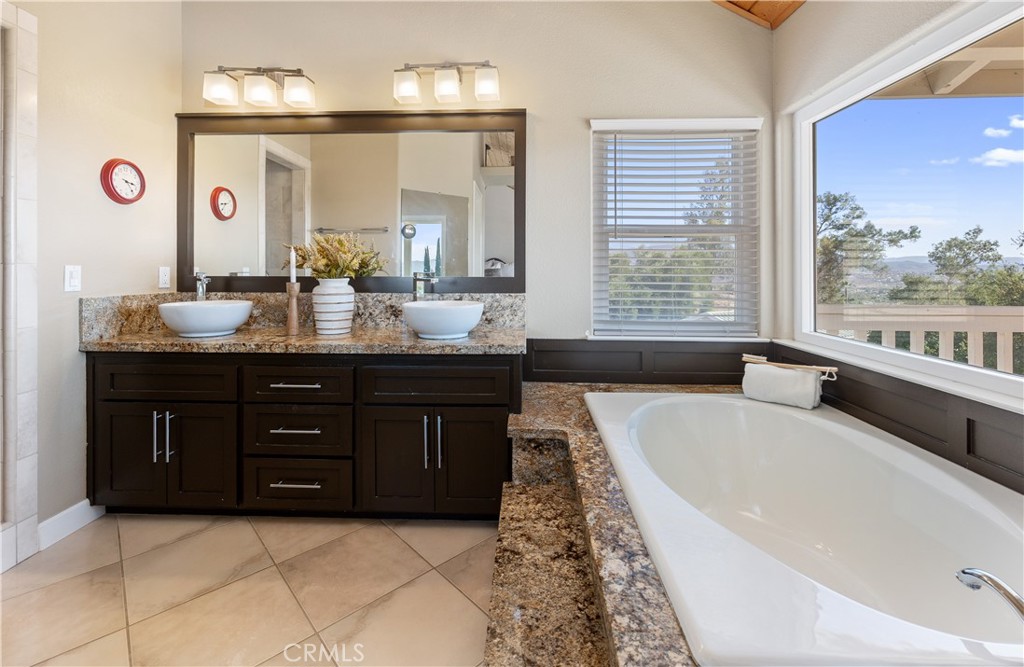 41999 Altanos Road Temecula, CA 92592 - Photo 26 of 57 Gallery Image 26