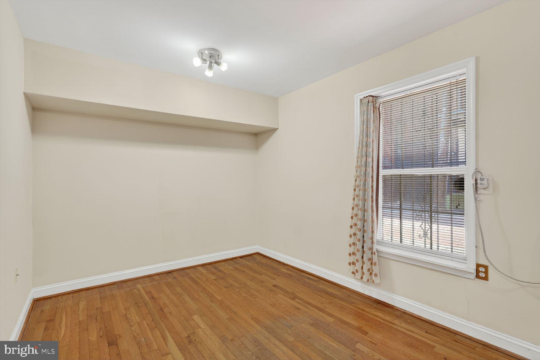 1820 Swann Street Northwest, Unit 4 Washington, DC 20009 - Photo 6 of 15 Living/Sleeping Area