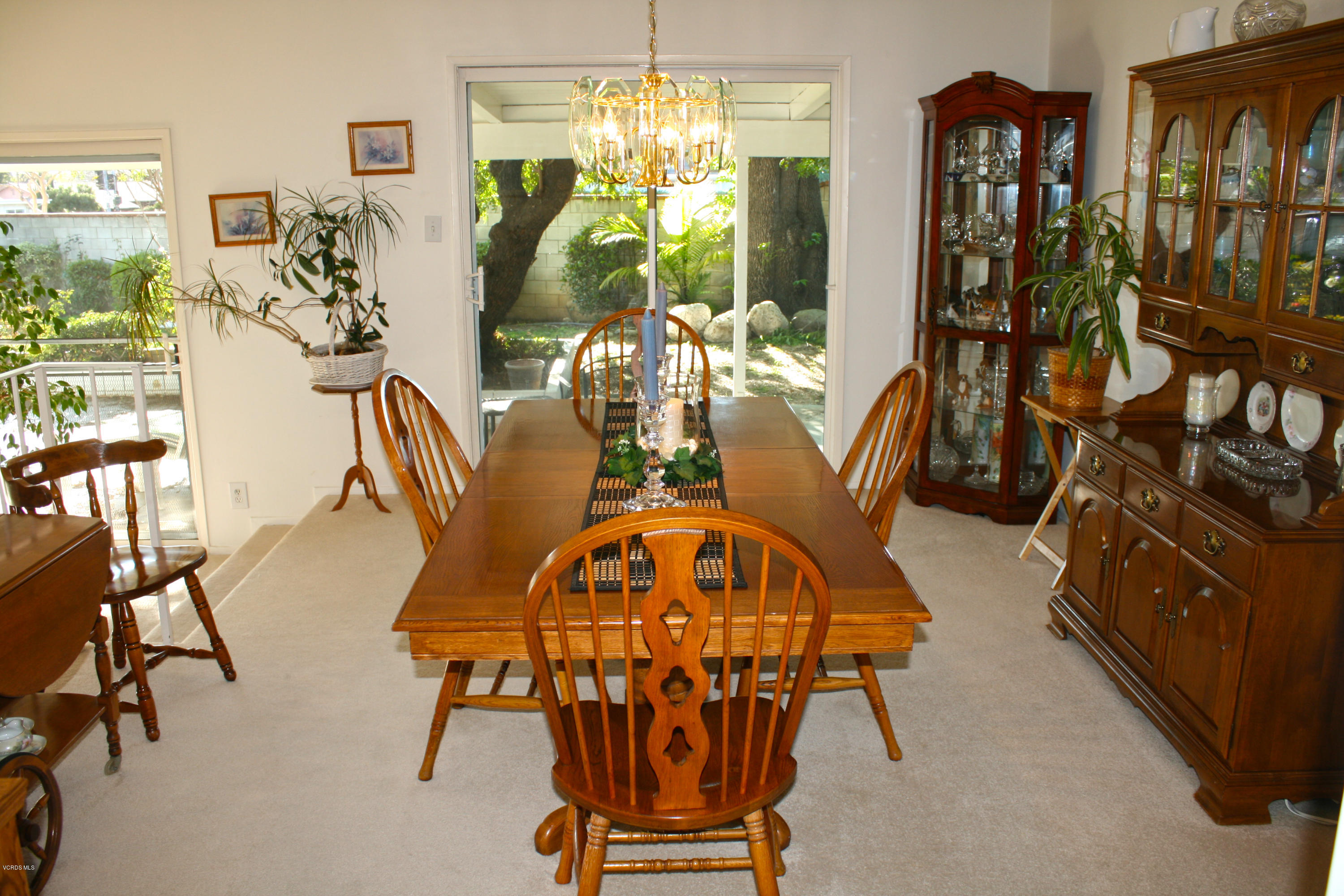 9915 Bothwell Road Northridge, CA 91324 - Photo 12 of 43 Dine (9)