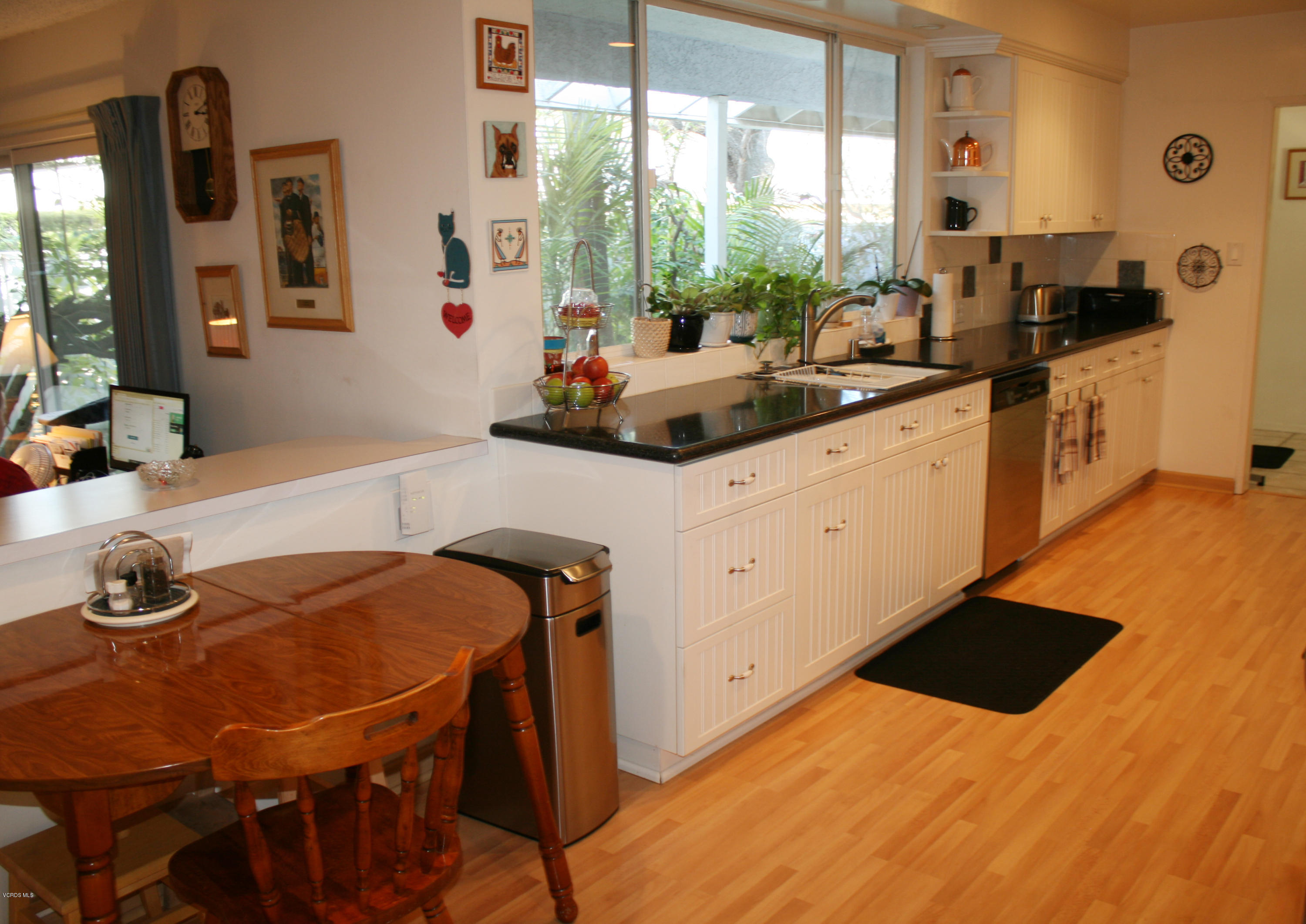 9915 Bothwell Road Northridge, CA 91324 - Photo 14 of 43 Kitchen (5)