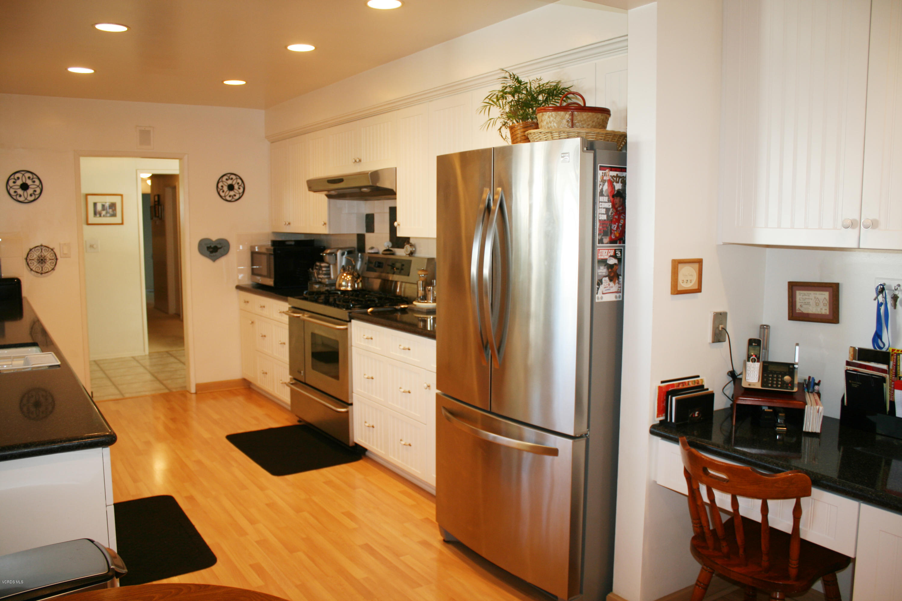 9915 Bothwell Road Northridge, CA 91324 - Photo 15 of 43 Kitchen (3)