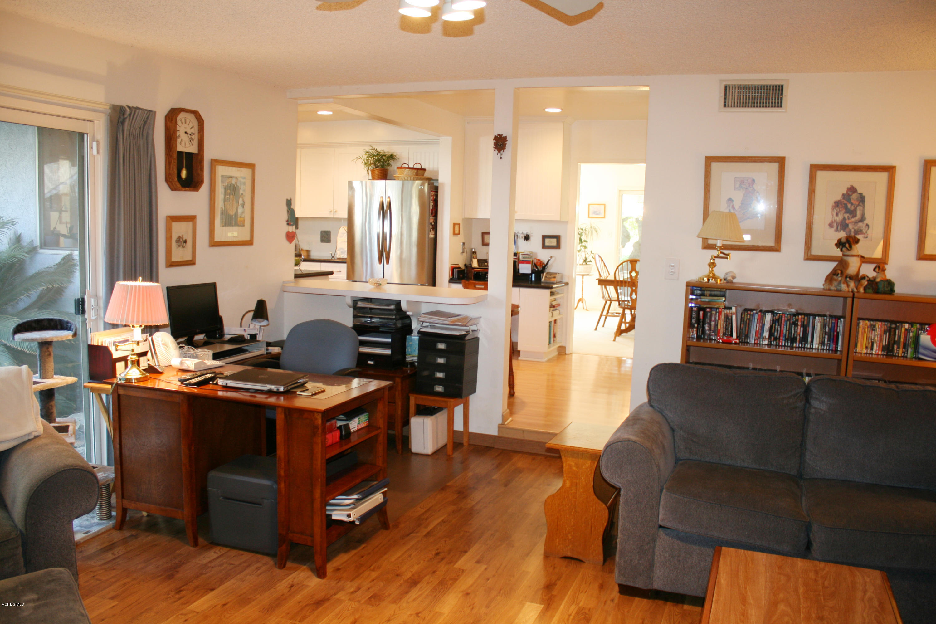 9915 Bothwell Road Northridge, CA 91324 - Photo 22 of 43 Family room (11)