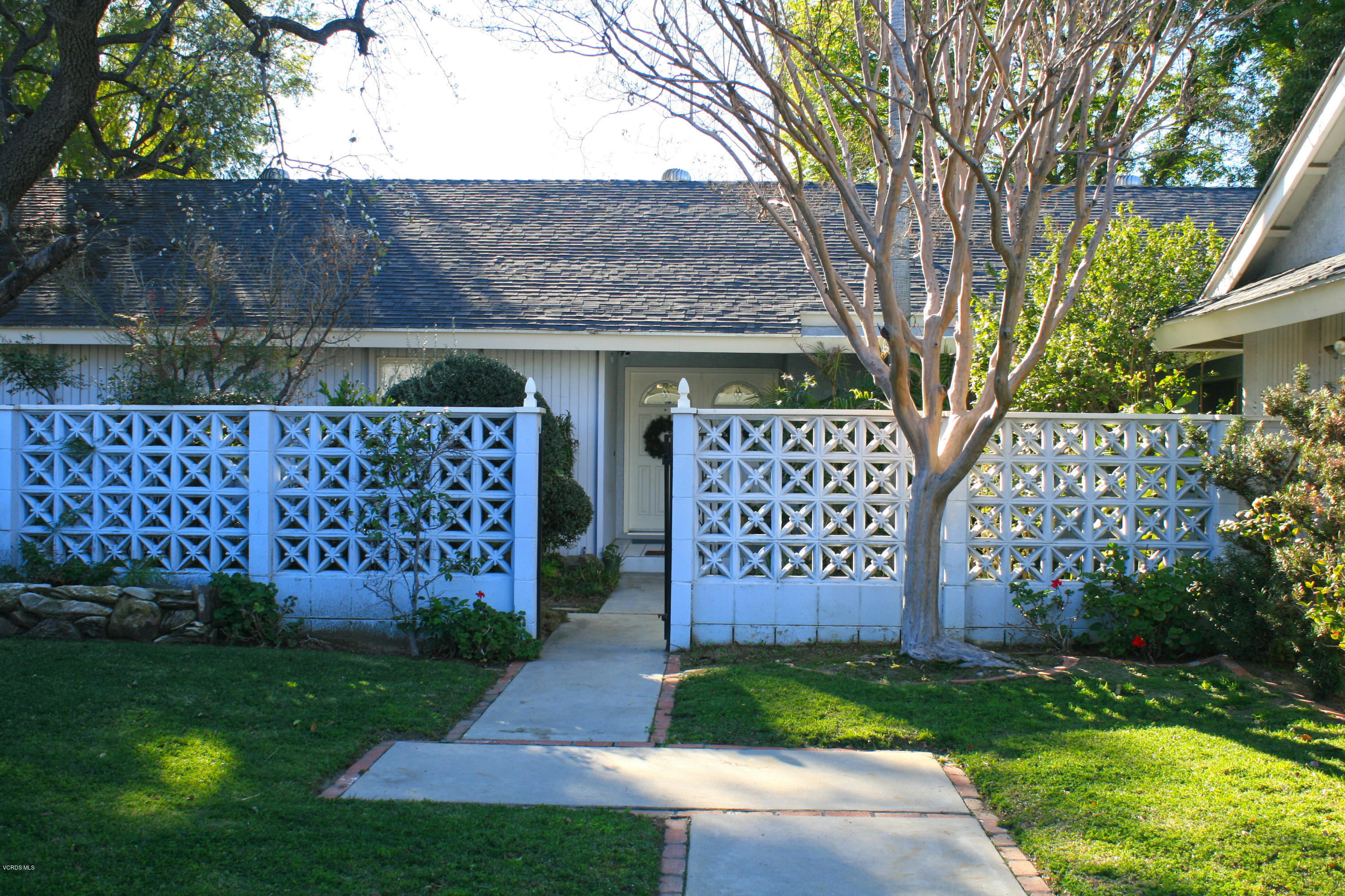 9915 Bothwell Road Northridge, CA 91324 - Photo 42 of 43 Courtyard door (9)