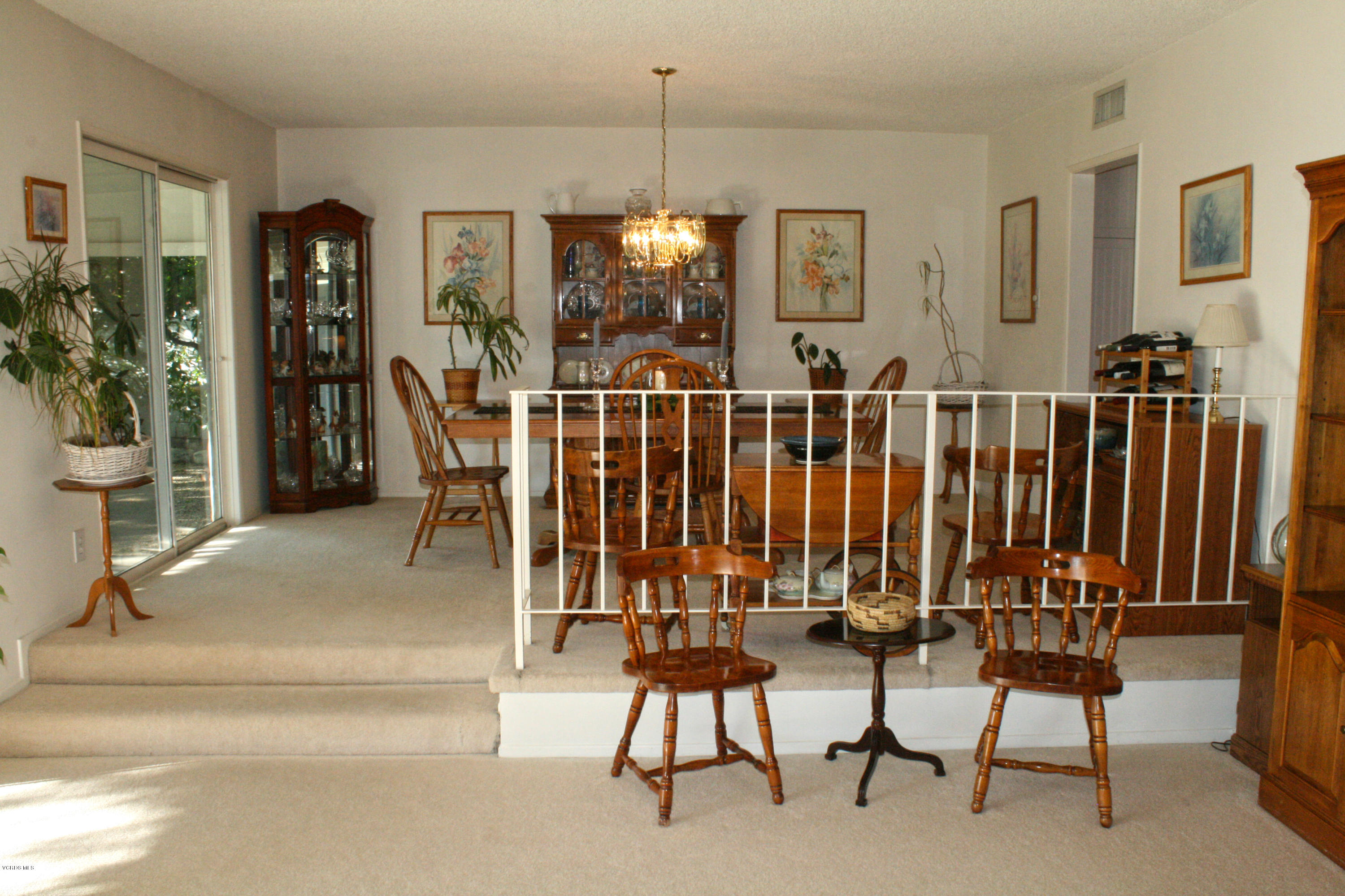 9915 Bothwell Road Northridge, CA 91324 - Photo 9 of 43 Dine (5)