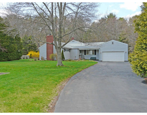 13 Walker Road Manchester, MA 01944 - Photo 1 of 17 Gallery Image 1