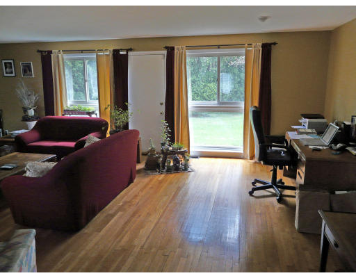 13 Walker Road Manchester, MA 01944 - Photo 13 of 17 Gallery Image 13