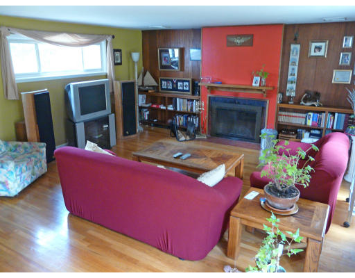 13 Walker Road Manchester, MA 01944 - Photo 15 of 17 Gallery Image 15