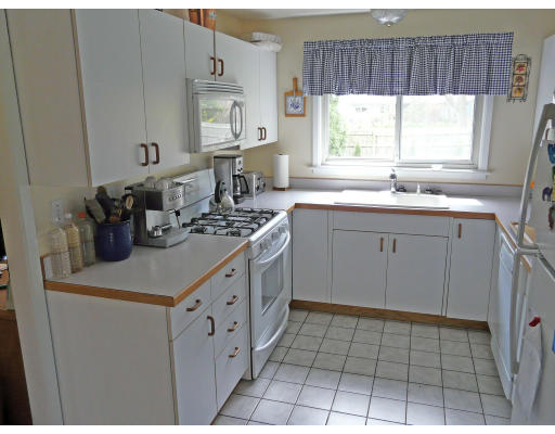 13 Walker Road Manchester, MA 01944 - Photo 9 of 17 Gallery Image 9