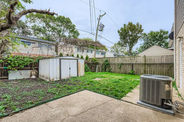 $339,900 | 9413 Meadow Lane, Des Plaines, IL 60016