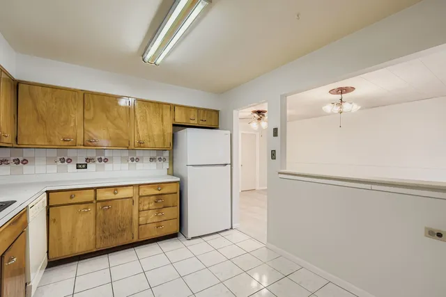 $339,900 | 9413 Meadow Lane, Des Plaines, IL 60016