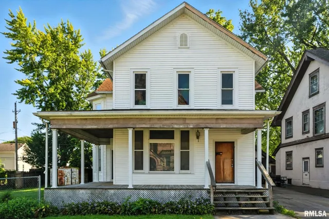 $124,900 | 325 Kirkwood Boulevard, Davenport, IA 52803