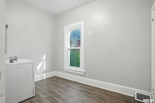 $124,900 | 325 Kirkwood Boulevard, Davenport, IA 52803