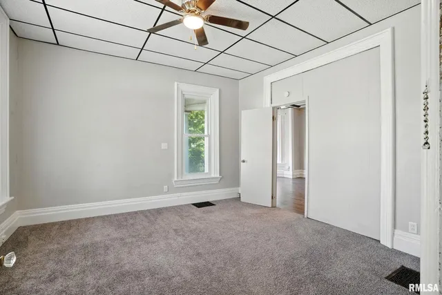 $124,900 | 325 Kirkwood Boulevard, Davenport, IA 52803