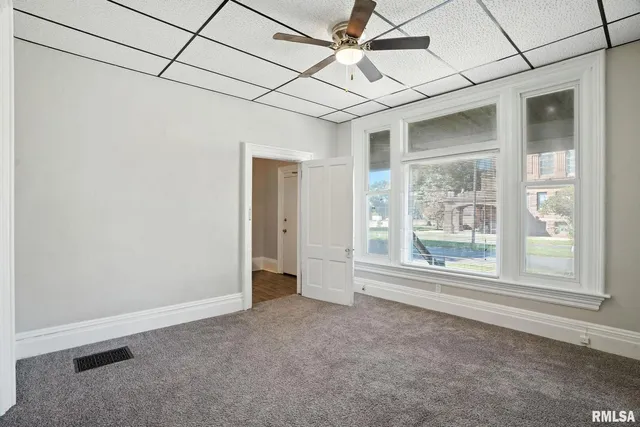 $124,900 | 325 Kirkwood Boulevard, Davenport, IA 52803