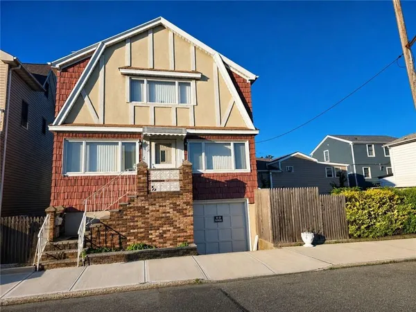 $938,000 | 12 Noel Avenue | Gerritsen Beach
