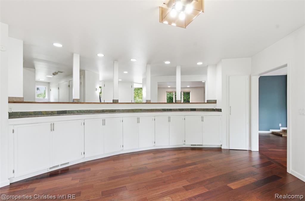 25310 Canterbury Road Franklin, MI 48025 - Photo 8 of 55