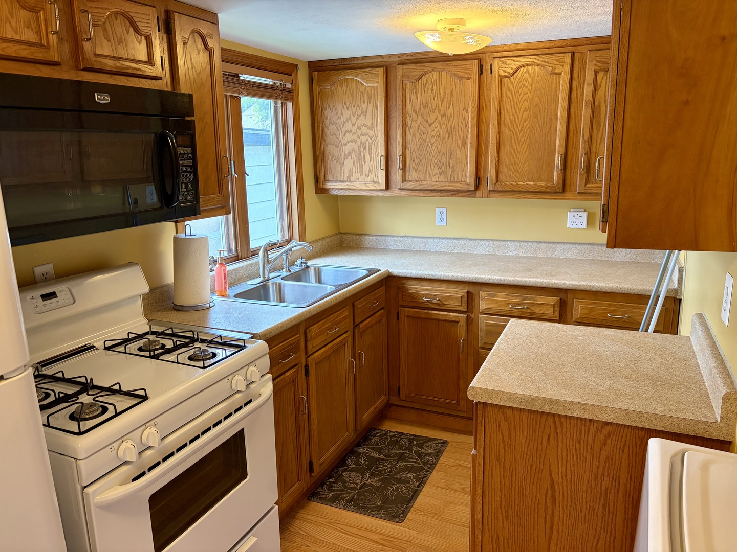 221 North George Street Clinton, IL 61727 - Photo 11 of 32