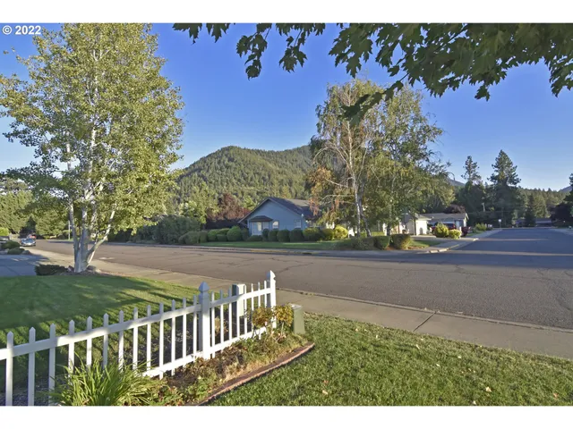 $434,000 | 2024 Kayleigh Way, Grants Pass, OR 97526