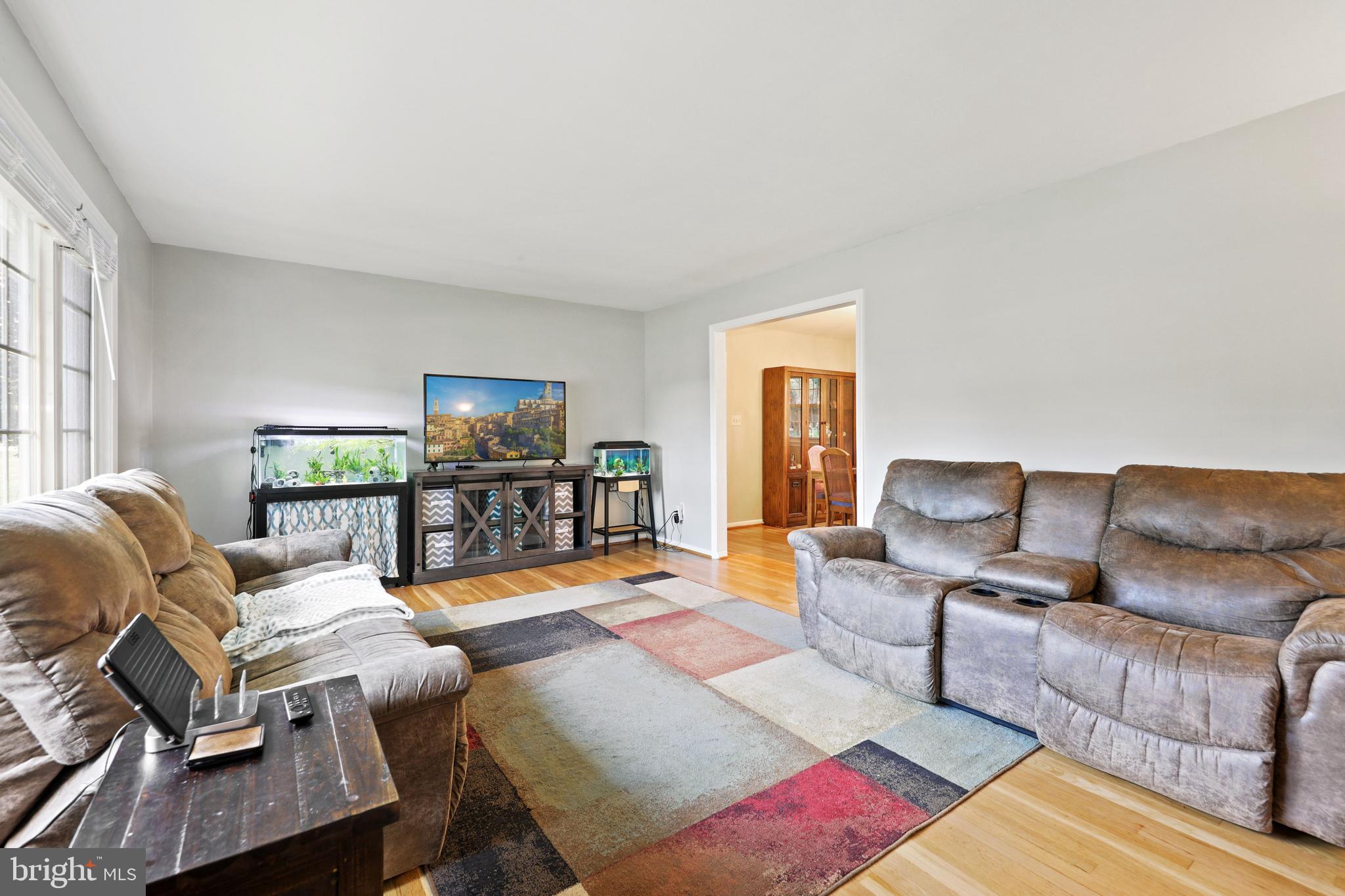 3804 Briars Road Olney, MD 20832 - Photo 6 of 31 Living Room