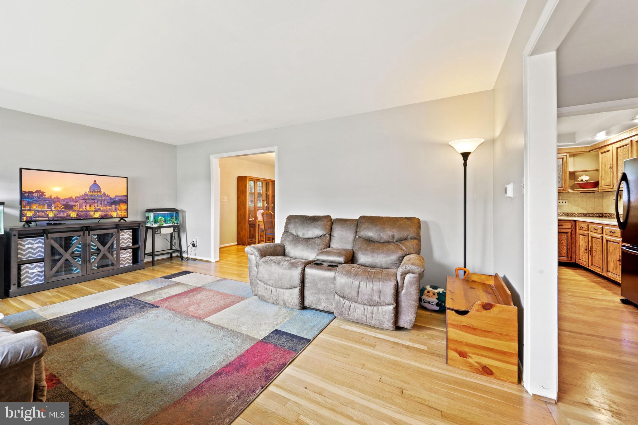 3804 Briars Road Olney, MD 20832 - Photo 8 of 31 Living Room