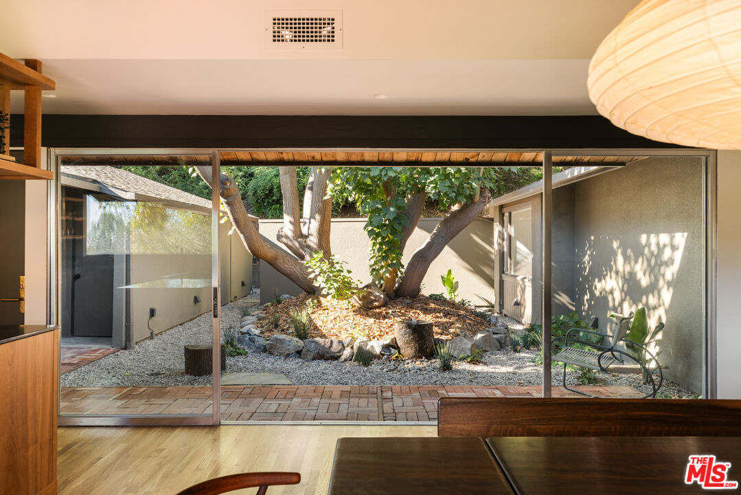 390 North San Rafael Avenue Pasadena, CA 91105 - Photo 11 of 39 a view of a porch