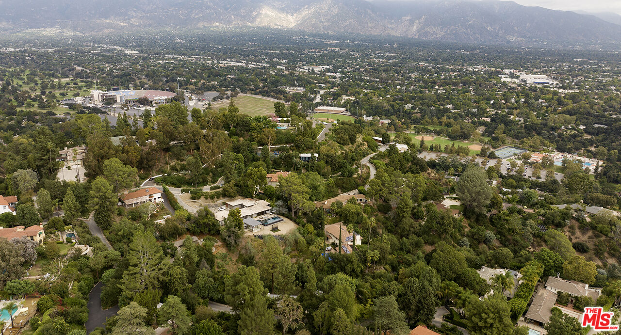 390 North San Rafael Avenue Pasadena, CA 91105 - Photo 37 of 39 a view of a city