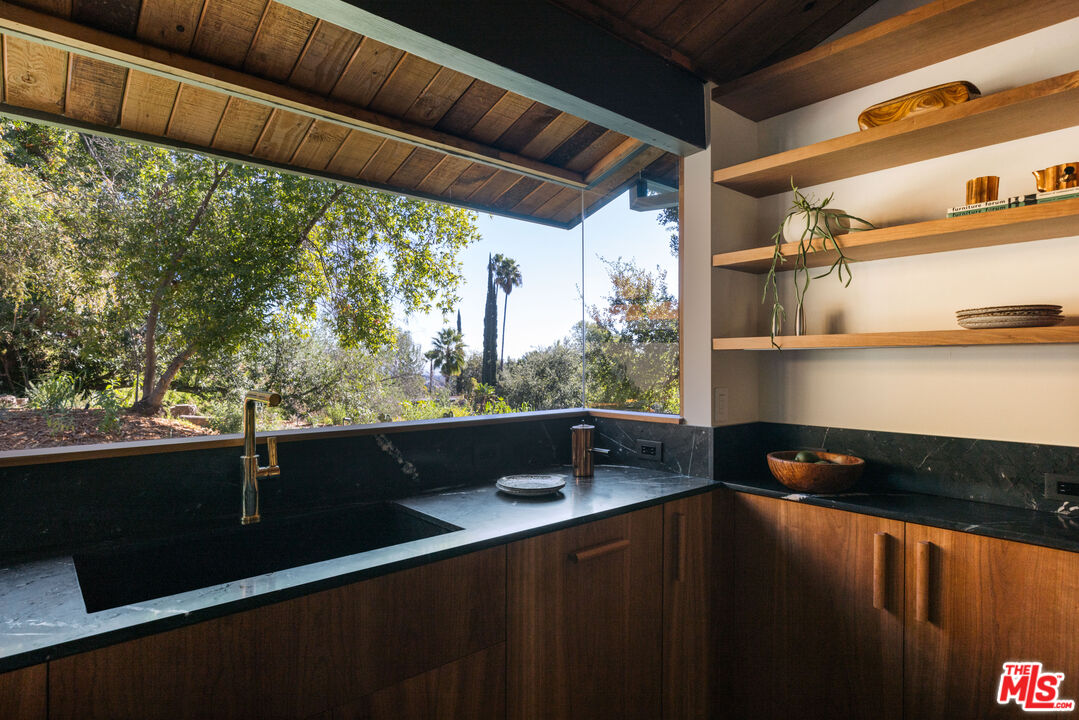 390 North San Rafael Avenue Pasadena, CA 91105 - Photo 9 of 39 a view of balcony with furniture