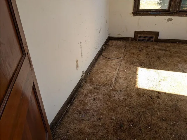 $52,000 | 2620 South 40th Terrace, Kansas City, KS 66106