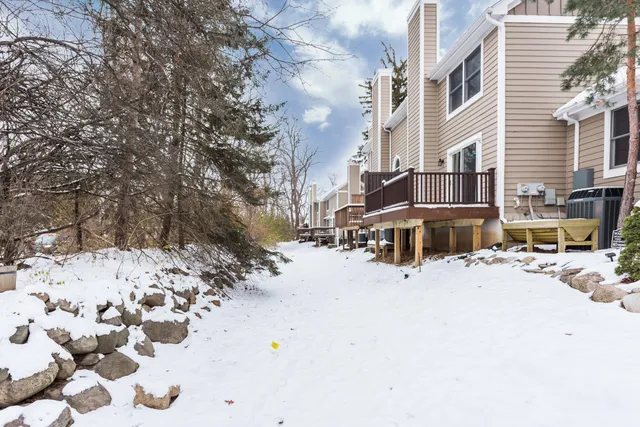 $329,000 | 2434 Mulberry Court, Ann Arbor, MI 48104