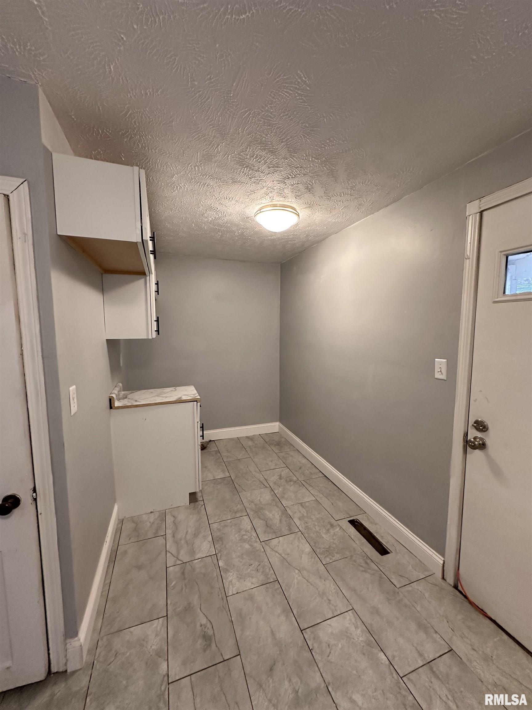 1304 South Walnut Street Springfield, IL 62704 - Photo 3 of 10