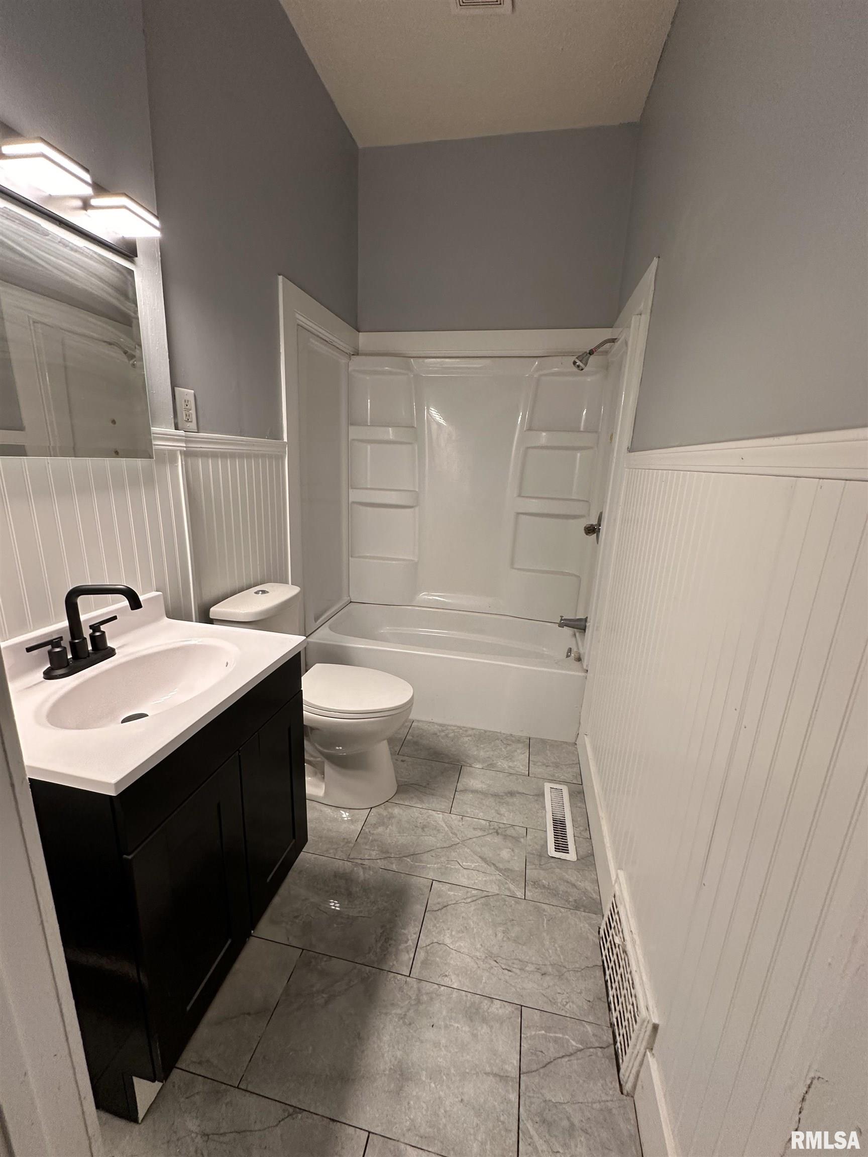 1304 South Walnut Street Springfield, IL 62704 - Photo 7 of 10