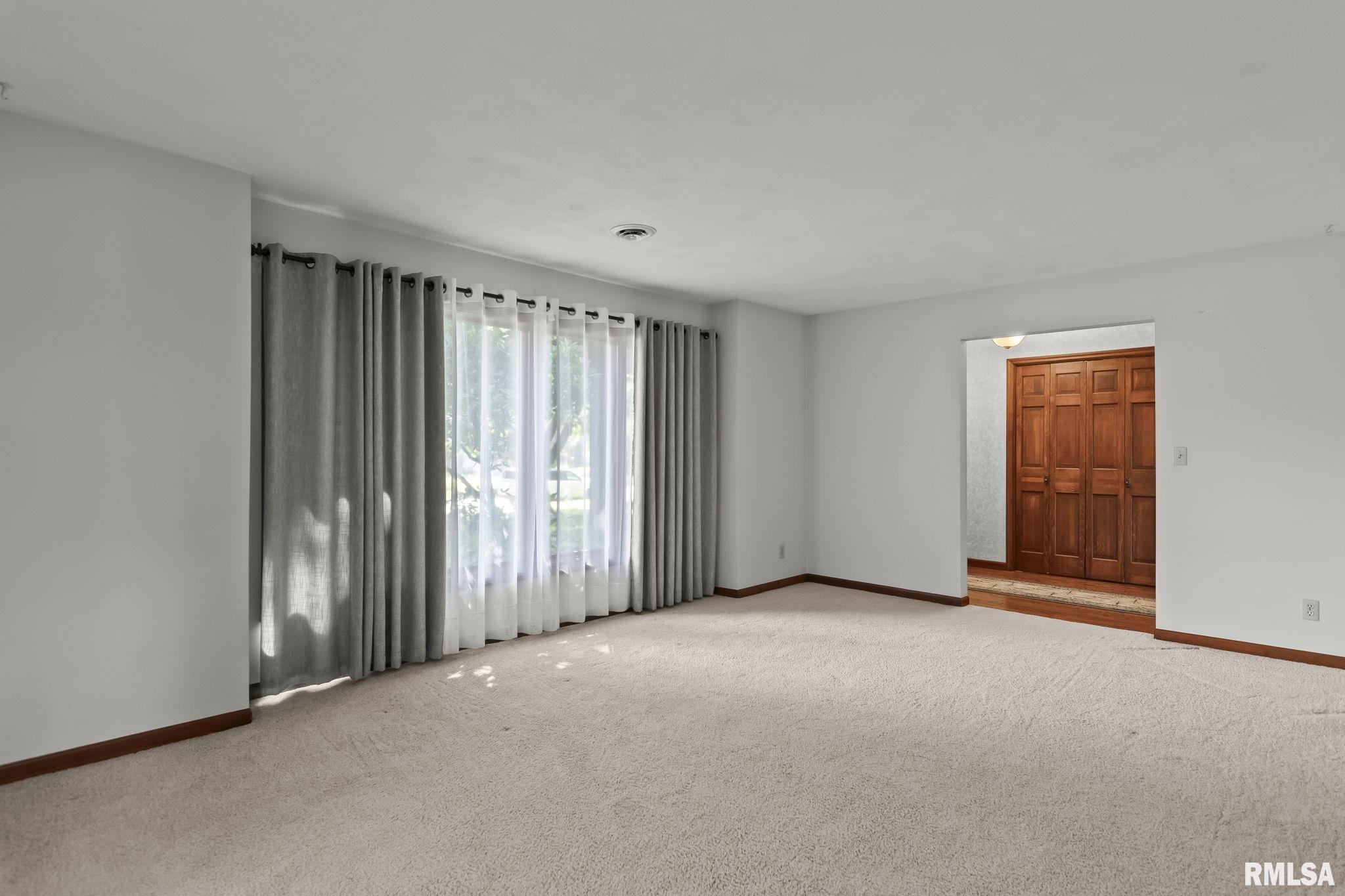 53 Frontier Lake Drive Springfield, IL 62707 - Photo 10 of 36 Gallery Image 10